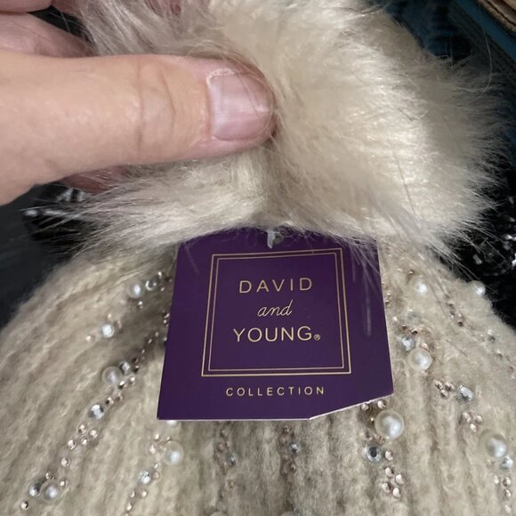 David and Young Beaded Beanie Hat With Pom Pom - NWT - Picture 2 of 4